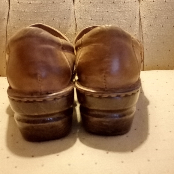 boc  Born Concepts Leather Peggy Clogs Size 9.5 Tan - Picture 5 of 9